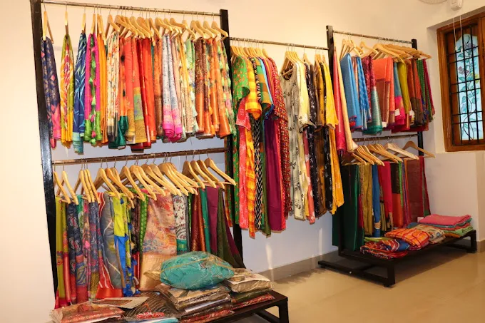 J THE DESIGN HOUSE
